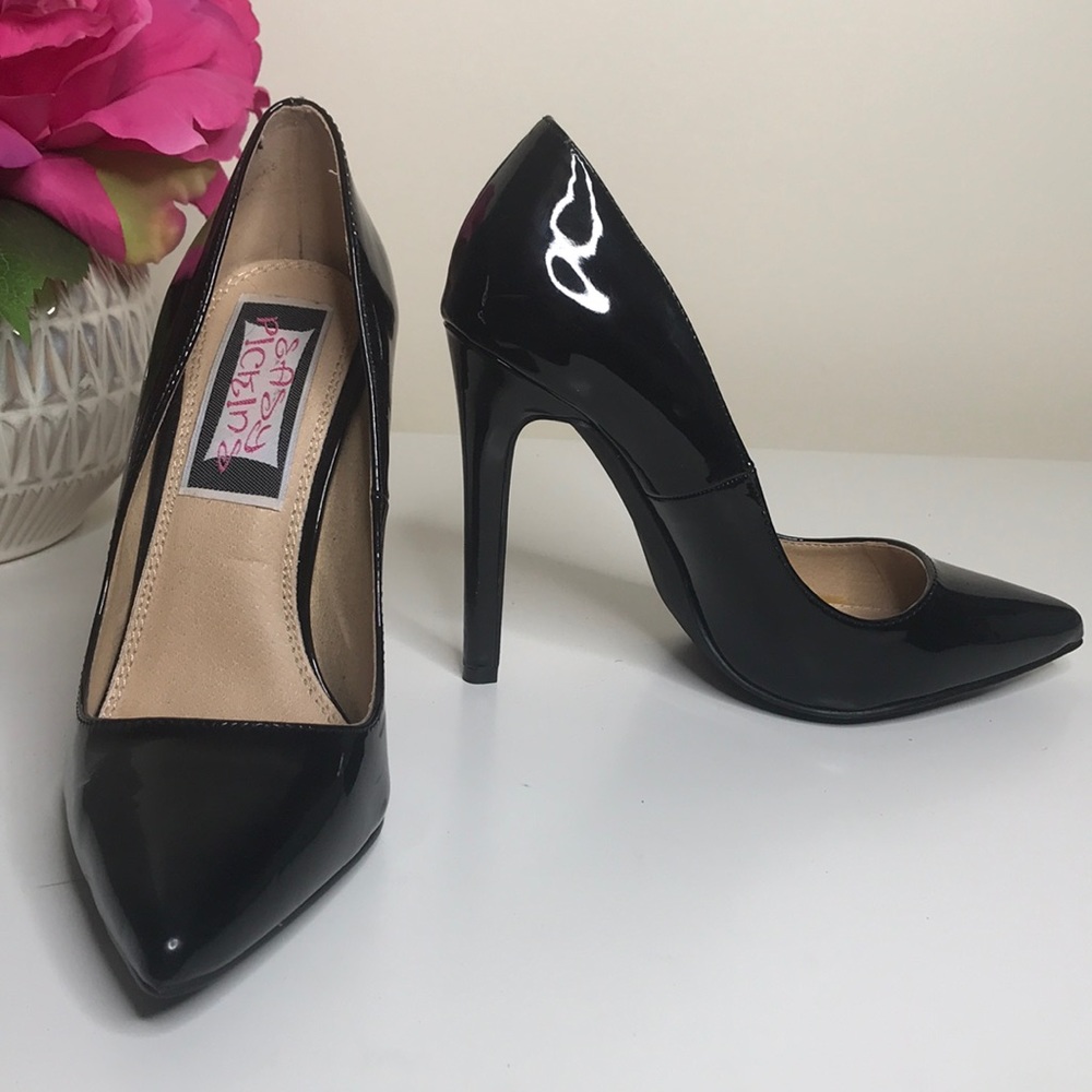 Close toe heels